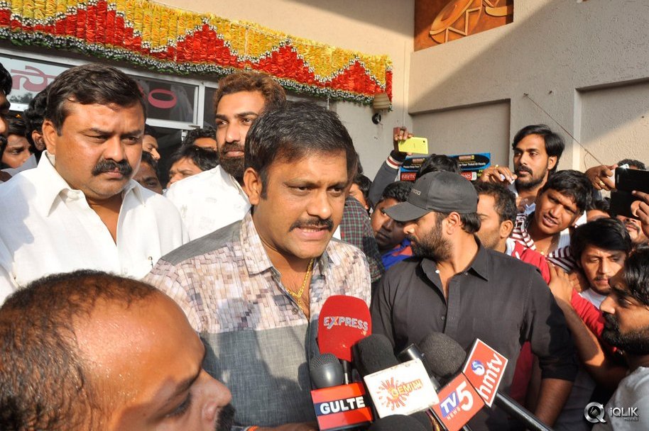 Dictator-Movie-Benefit-Show-Hungama